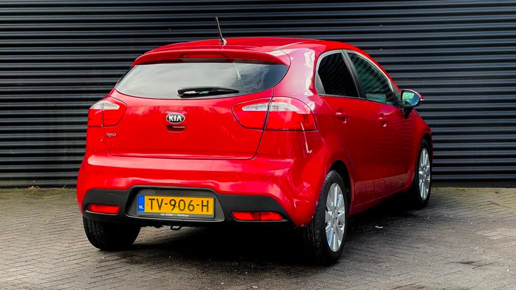 Kia Rio 1.4 CVVT Super Pack | Automaat | Cruise | Bluetooth, Auto's, Kia, Euro 5, Gebruikt, Zwart, 4 cilinders