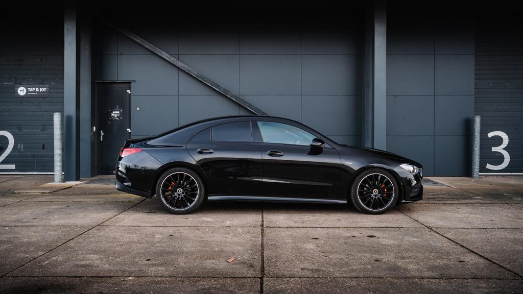 Mercedes-Benz CLA 180 | AMG Black Edition | Pano | Burmester, Auto's, CLA, 136 pk, 4 cilinders, Zwart