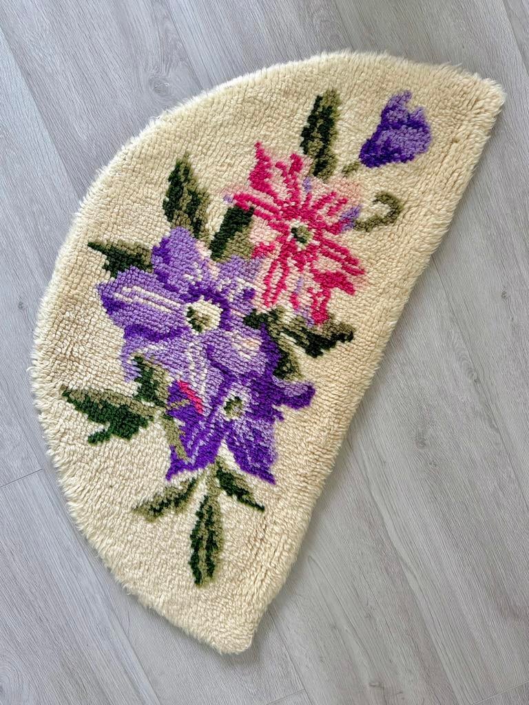 Vintage halfrond handgeknoopt bloemen vloerkleed, Ophalen of Verzenden, Gebruikt
