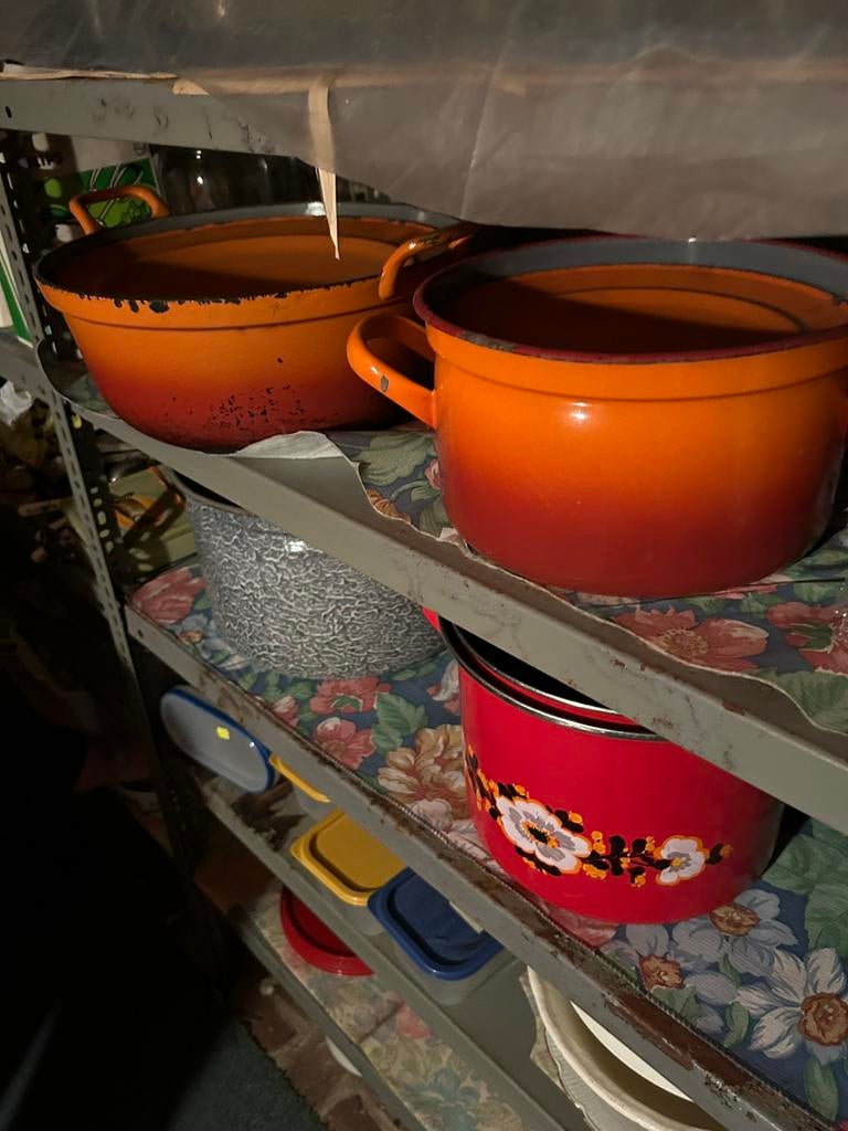 2 emaille oranje braadpannen, Ophalen