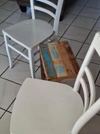 Gratis  2 keukenstoelen met eiken tafeltje, Ophalen, Gebruikt, Twee, Bruin