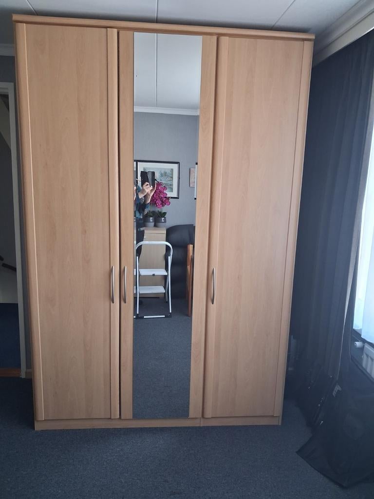 Kledingkast met spiegel en planken - Gebruikt., Ophalen, Met deur(en), Gebruikt, Modern, functioneel