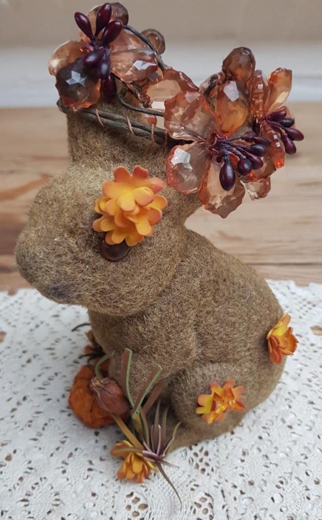 Gepimpte flock haas, bloemen, pompoentje, kralen, PASEN, Diversen, Pasen, Gebruikt, -, -, Ophalen of Verzenden