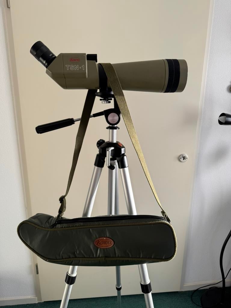Kowa TSN-1, Ophalen of Verzenden, Zo goed als nieuw, Lenzentelescoop (refractor), Met statief