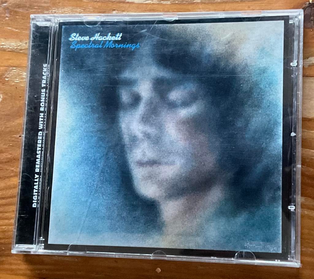 Steve Hackett - Spectral Mornings (remaster + bonus tracks), Cd's en Dvd's, Cd's | Rock, Ophalen of Verzenden, Zo goed als nieuw