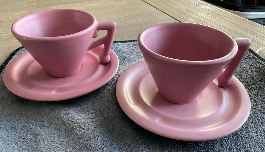 Vintage Roze Theekopjes en Schotels - Griekenland., Huis en Inrichting, Keuken | Servies, Gebruikt, Ophalen of Verzenden, Overige stijlen