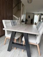 Grijze eettafel en eetkamerstoelen met stoffen bekleding, Huis en Inrichting, Tafels | Eettafels, Ophalen, Gebruikt