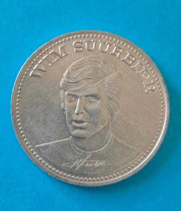 Verzamelmunt Wim Suurbier Shell voetbal top 20 1970 Ajax, Verzamelen, Sportartikelen en Voetbal, Gebruikt, Overige typen, Ajax