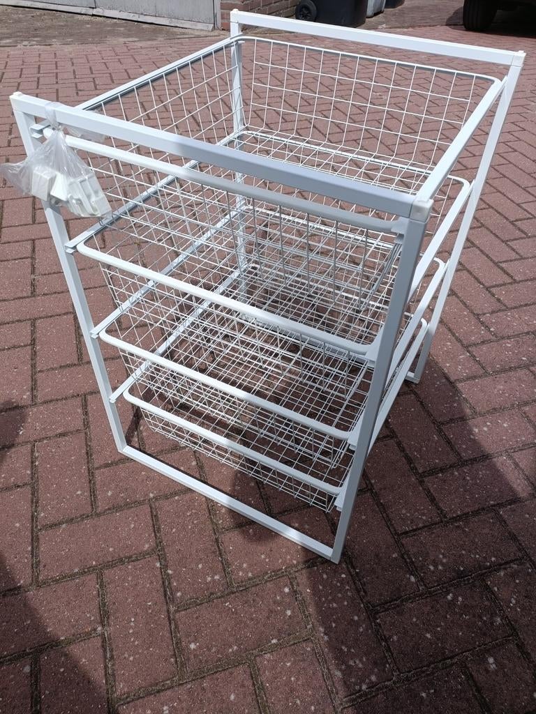 Wit metalen rek met 4 uitschuifbare manden, Ophalen, Gebruikt