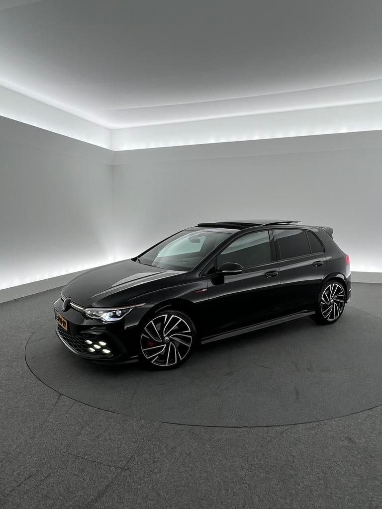 Volkswagen Golf 2.0 GTI Pano IQ-Lights H&K Mistlampen HUD, Auto's, Volkswagen, Automaat, Zwart, 245 pk, USB