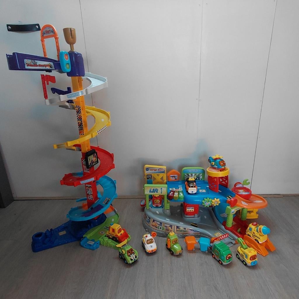 V-tech Toet toet auto, Tornado racetoren en Autogarage, Ophalen, Zo goed als nieuw, Overige aandrijving, Overige merken