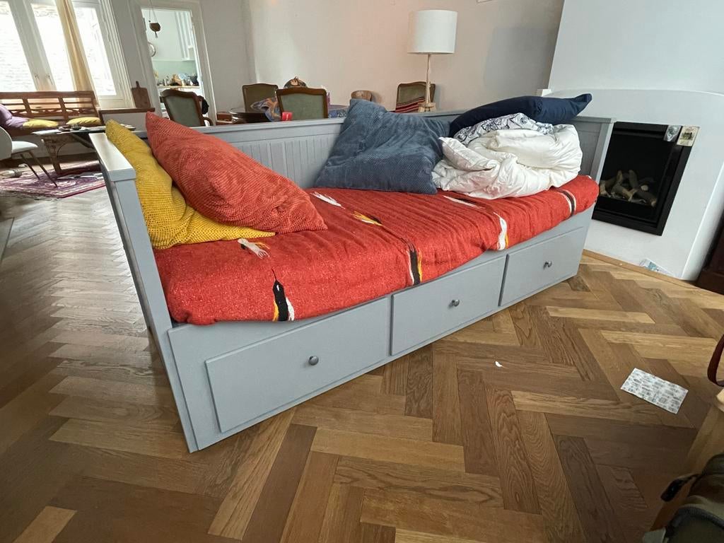 Ikea Hemnes daybed met 3 lades - reparatie nodig, Huis en Inrichting, Slaapkamer | Bedden, Gebruikt, Eenpersoons, Ophalen of Verzenden