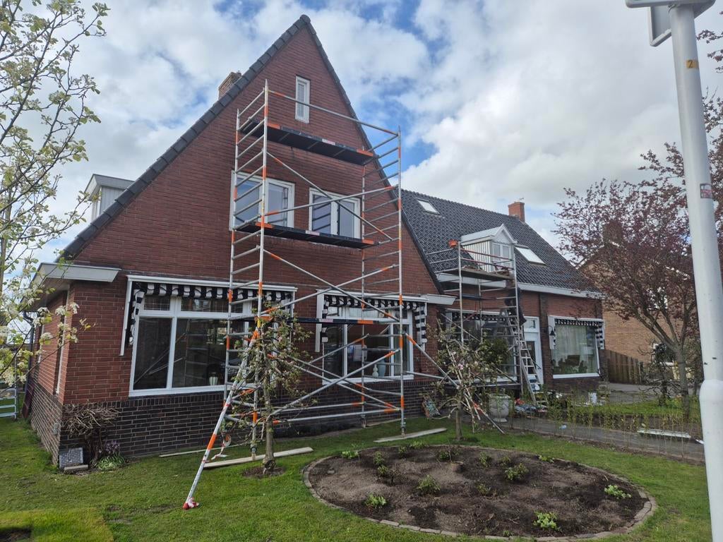 Steiger te huur - Perfect voor gevel- en dakwerk, Ophalen of Verzenden, Gebruikt, Gevelsteiger, 5 meter of hoger