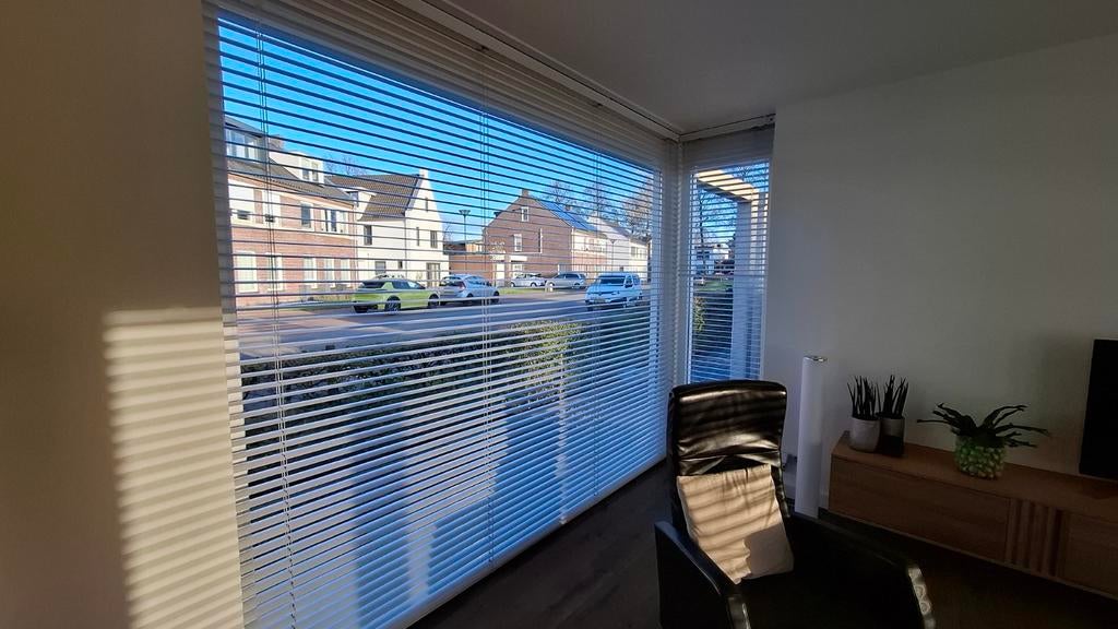 Witte Luxaflex handbediend 70x260 cm, Huis en Inrichting, Stoffering | Gordijnen en Lamellen, Ophalen, 200 cm of meer, Wit, 50 tot 100 cm