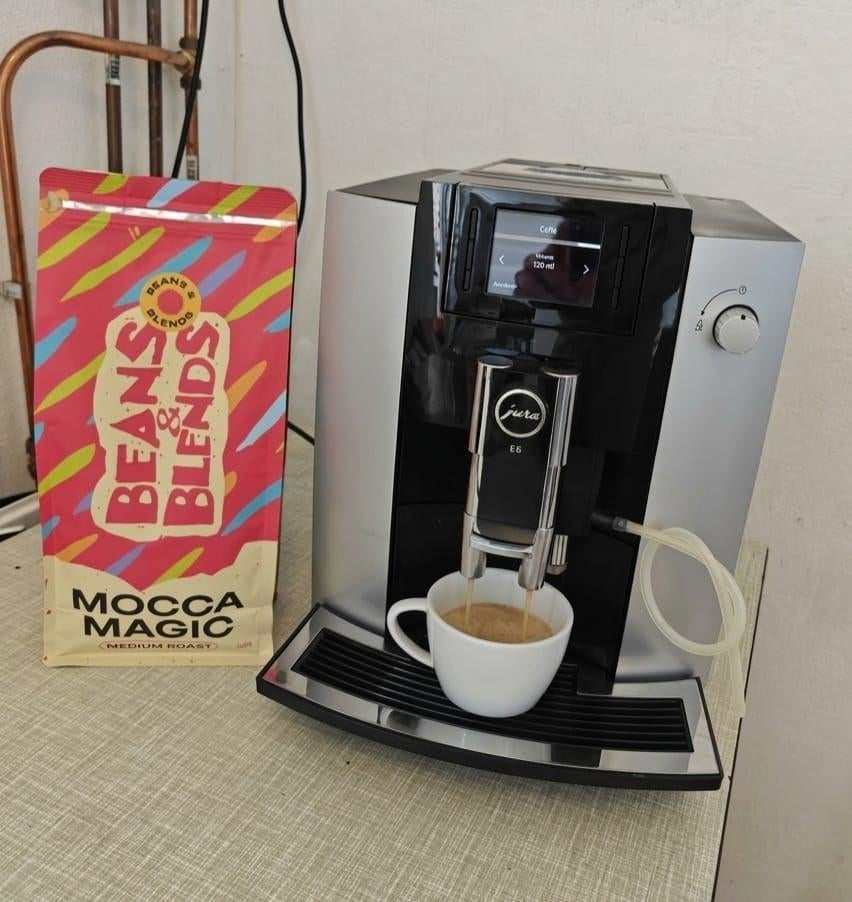 Jura E6 Volautomaat | Topstaat + Garantie + Koffie, Witgoed en Apparatuur, Koffiezetapparaten, 10 kopjes of meer, Koffiemachine