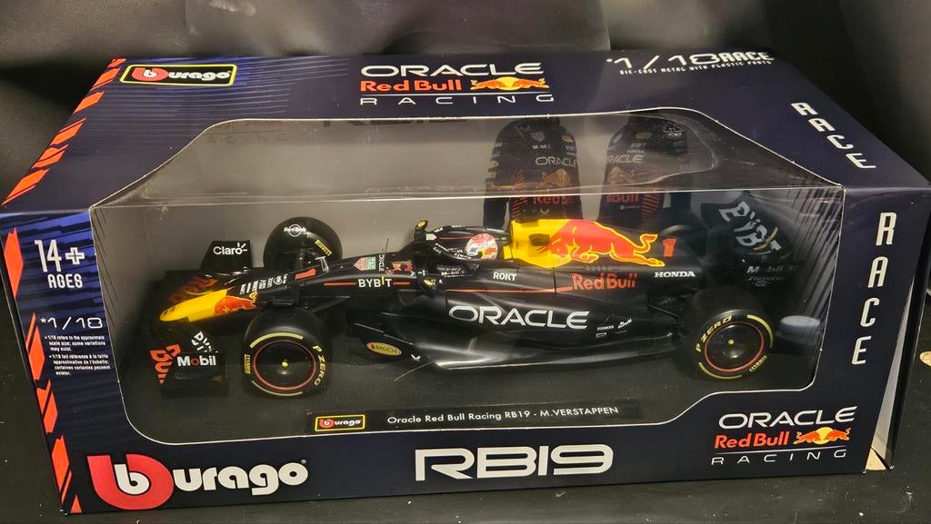 Burago redbull rb19 max verstappen, Ophalen of Verzenden, Zo goed als nieuw, Auto, Bburago