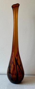 Grote smalle vaas opaline Italië div. Kleuren, Ophalen, Overige kleuren, 50 tot 75 cm, Glas