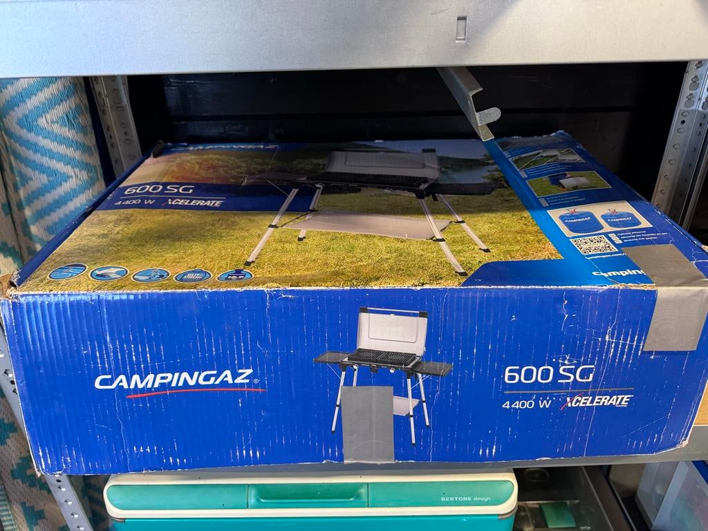 Kampeerartikelen te koop: gasstel, toilet, windscherm enz, Ophalen, Zo goed als nieuw