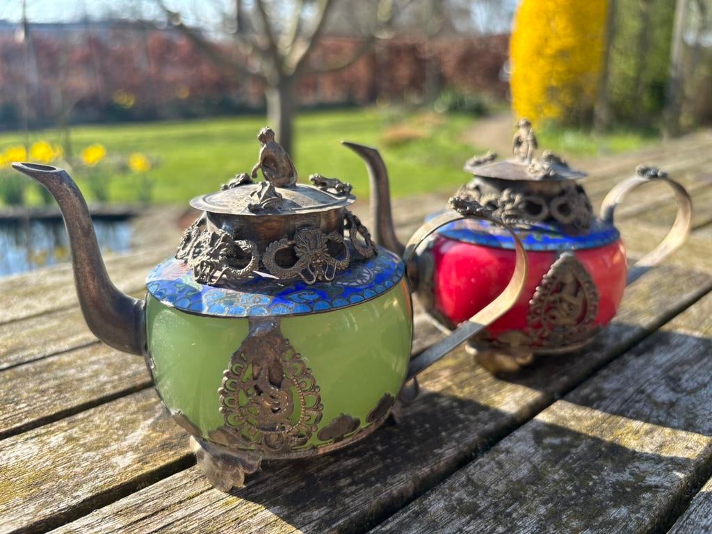 Twee schattige chinese theepotjes van jade/tibetaans zilver, Antiek en Kunst, Ophalen of Verzenden
