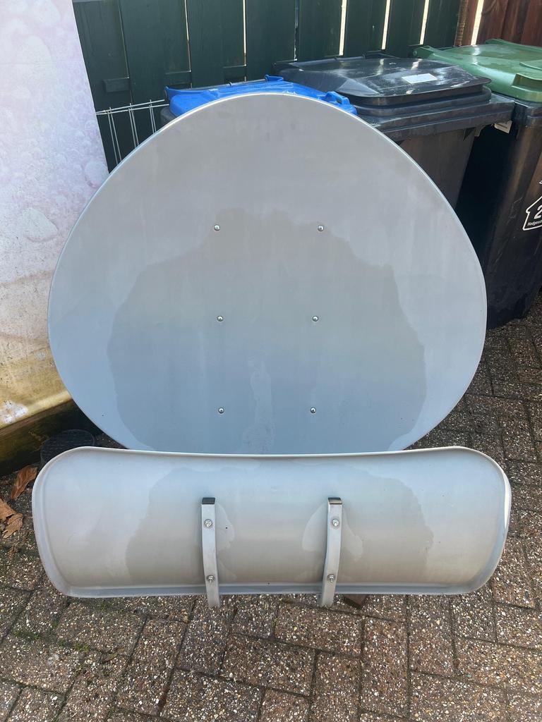 T90 Wavefield multi satellietschotel, Ophalen, Gebruikt, (Schotel)antenne, Overige merken