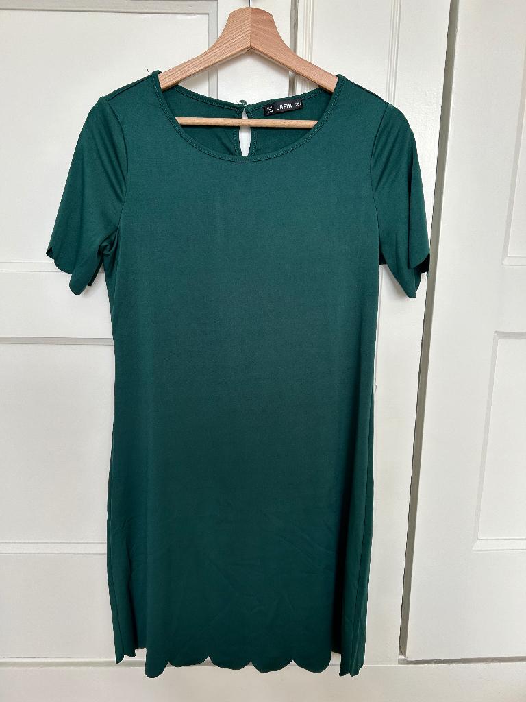 Groen jurkje Shein - mt M, Maat 38/40 (M), Ophalen of Verzenden, Zo goed als nieuw, Boven de knie