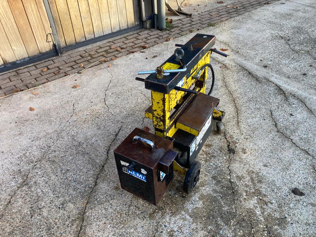 Steenknipmachine Almi, Ophalen, Gebruikt