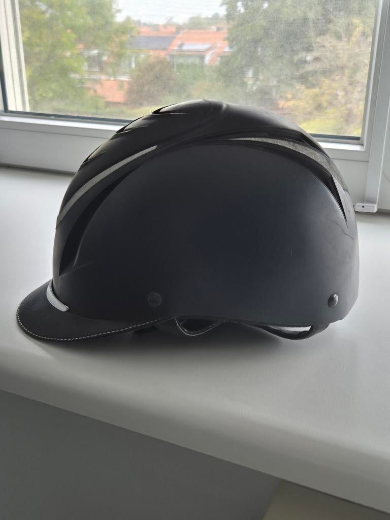 Paardrijcap M/L 57/59 cm. Zwart, Ophalen of Verzenden, Gebruikt, Rijden