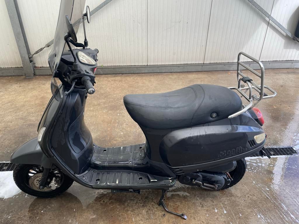 AGM scooter - Loopt niet, stond tijdje stil, Ophalen of Verzenden, Gebruikt, Overige typen, Overige merken