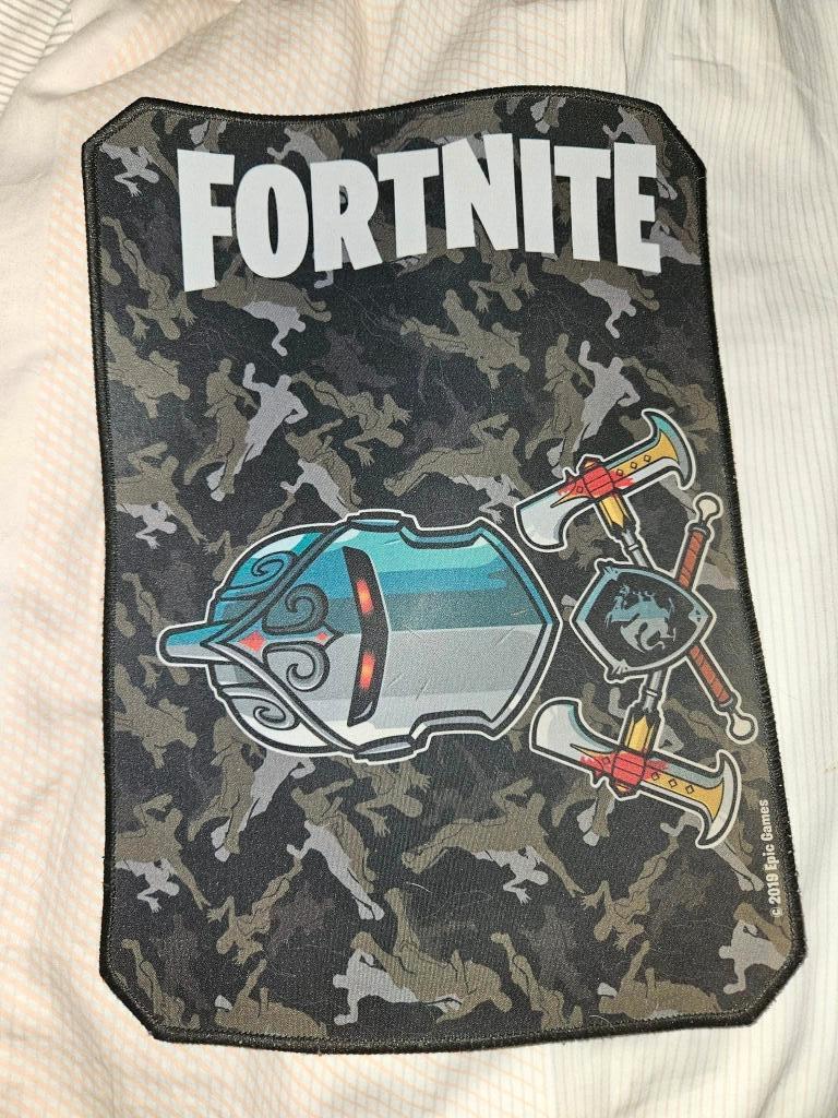 fortnite muismat   (dv19, Ophalen of Verzenden, Zo goed als nieuw