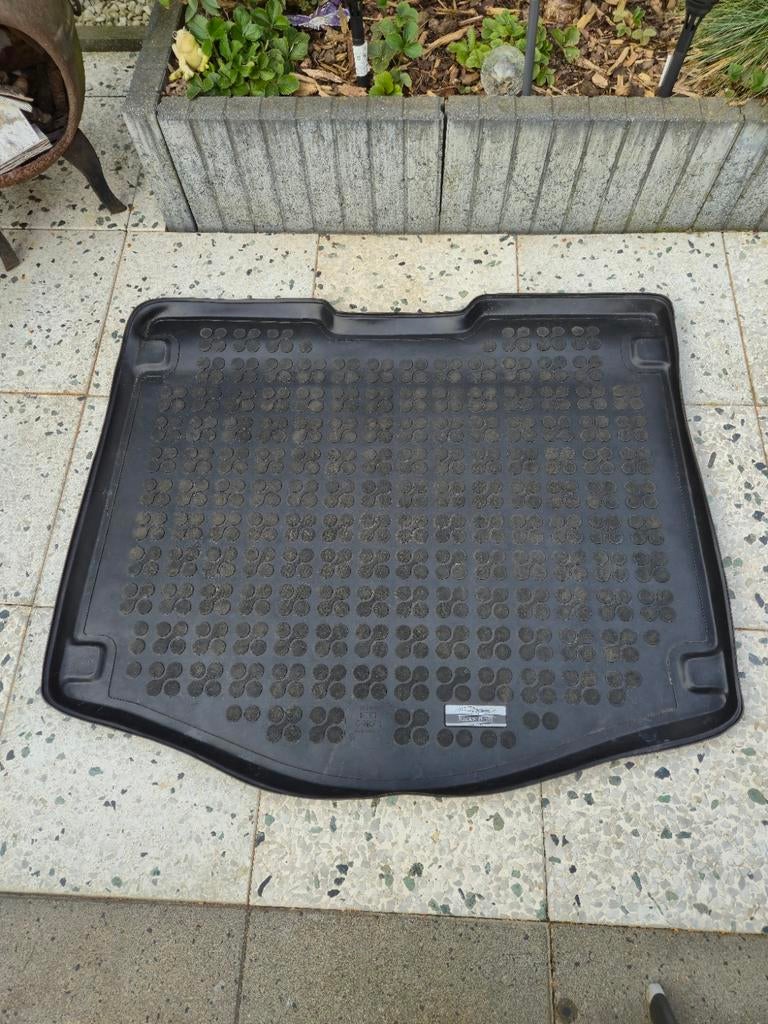 Azuga Rubberen kofferbakmat voor Ford C-Max
2015 model, Ophalen of Verzenden, Zo goed als nieuw