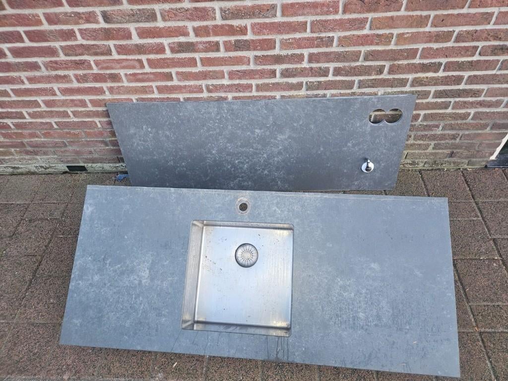Composiet aanrechtblad met spoelbak en achterwand, Huis en Inrichting, Keuken | Keukenelementen, Ophalen, Gebruikt, 100 tot 150 cm