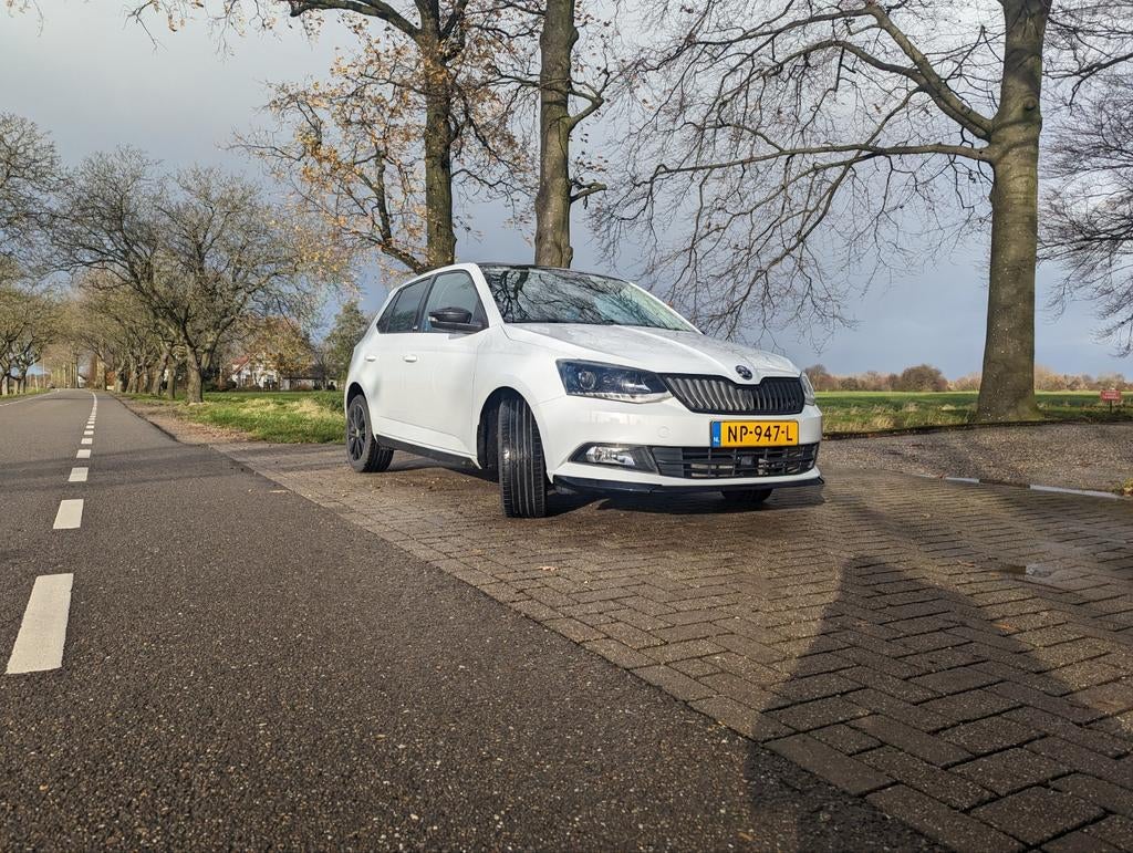 Skoda Fabia monte carlo, 21 km/l, Stof, 40 €/maand, Wit