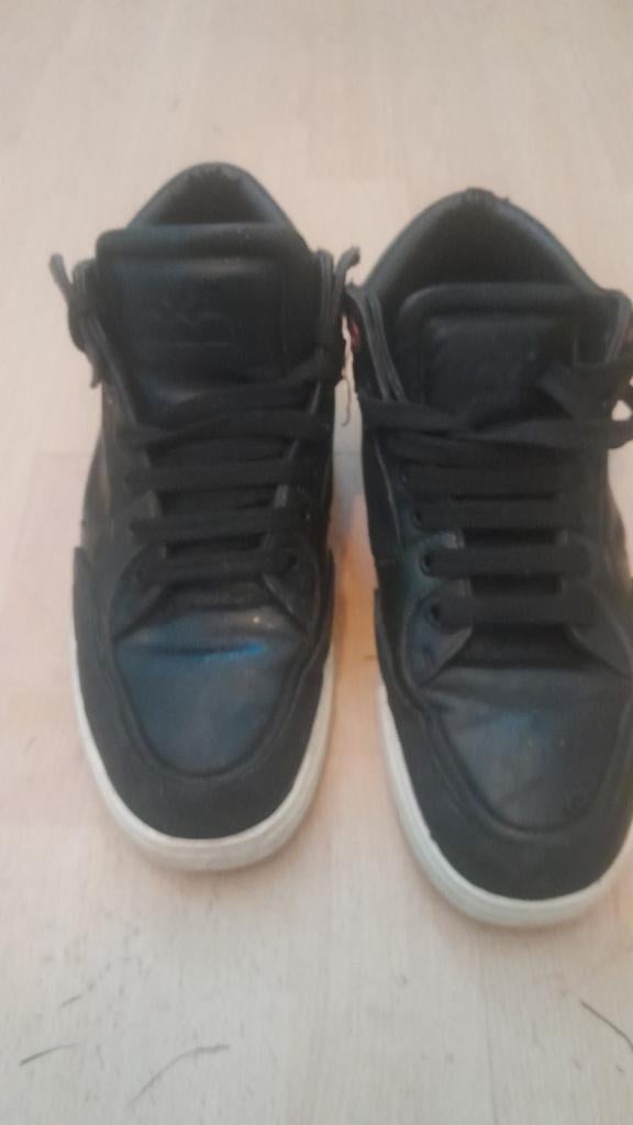 Handgemaakte zwarte sneakers - Maat 42, Kleding | Heren, Schoenen, Ophalen of Verzenden, Zwart