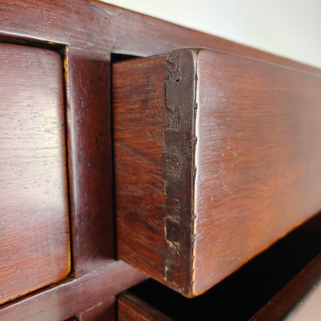 Engelse kampstijl ladekast met messing beslag – 20e eeuw, Ophalen of Verzenden