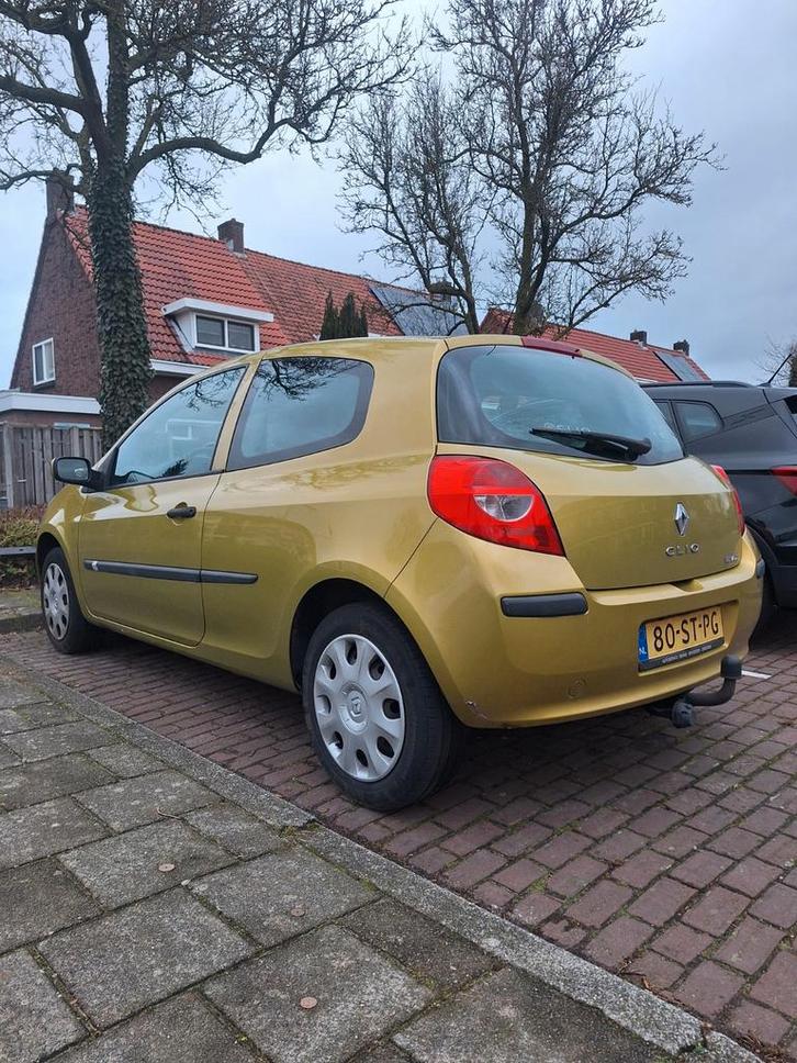 Renault Clio 1.2 16V - 2006 - Airco Trekhaak, Auto's, Renault, Bedrijf, Clio, ABS, Airconditioning, Boordcomputer, Centrale vergrendeling