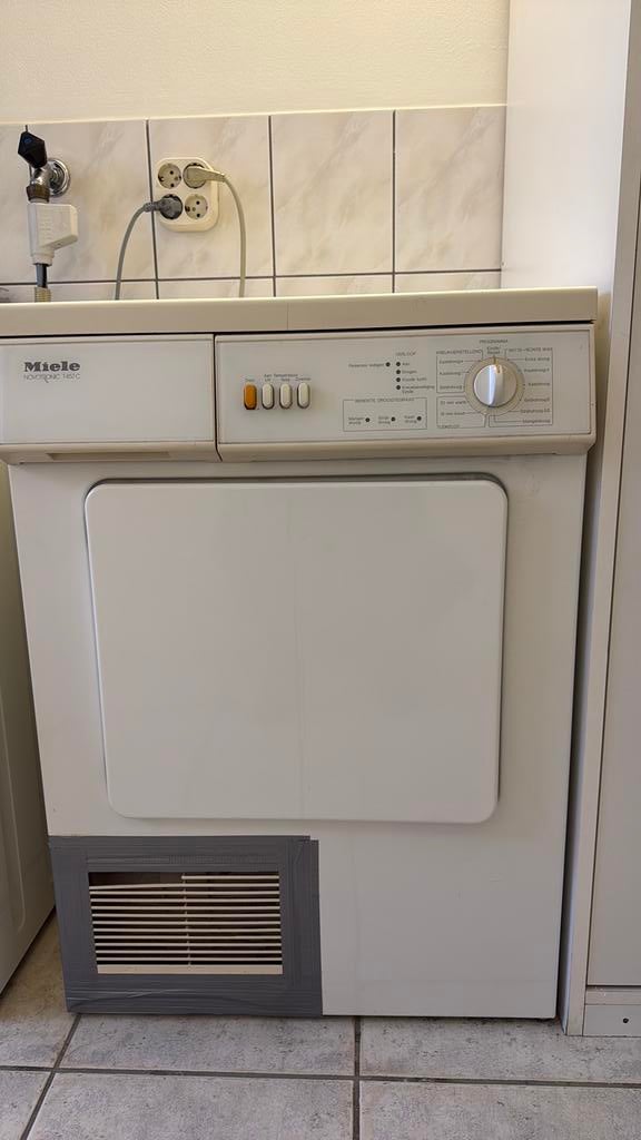 Miele Novotronic T 457 C condensdroger, Ophalen, Gebruikt, 4 tot 6 kg, Voorlader