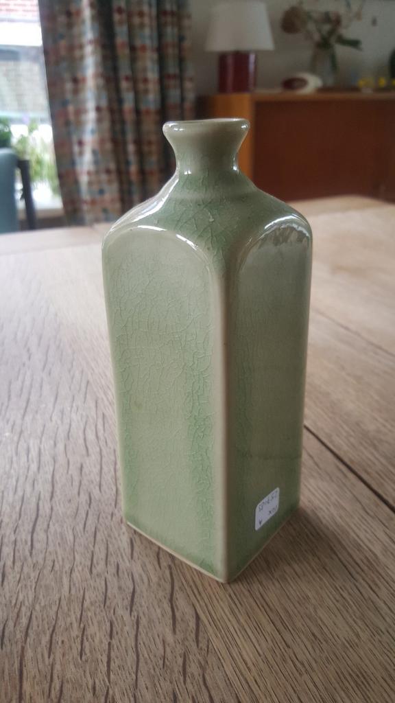 Vaas celadon, Overige kleuren, Aardewerk of Porselein, Ophalen of Verzenden, Zo goed als nieuw