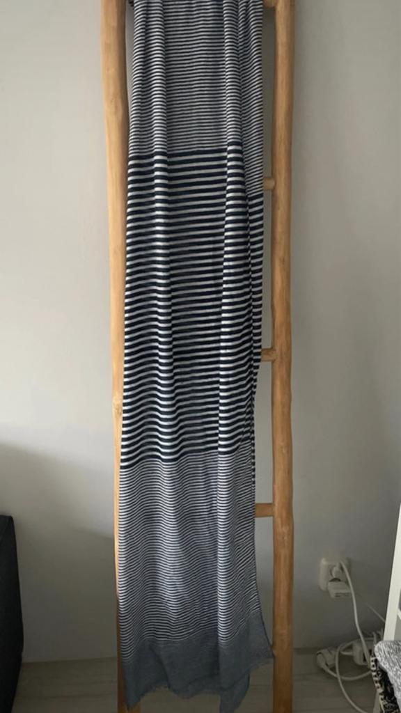 Blauwe sjaal, Ophalen of Verzenden, Zo goed als nieuw, Maat 36 (S), Sjaal