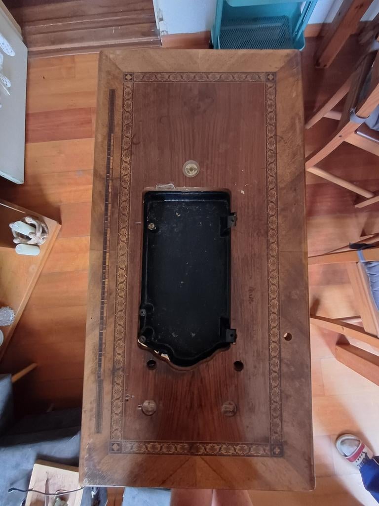 Antieke Nurkopp naaimachinetafel, Antiek en Kunst, Antiek | Naaimachines, Ophalen