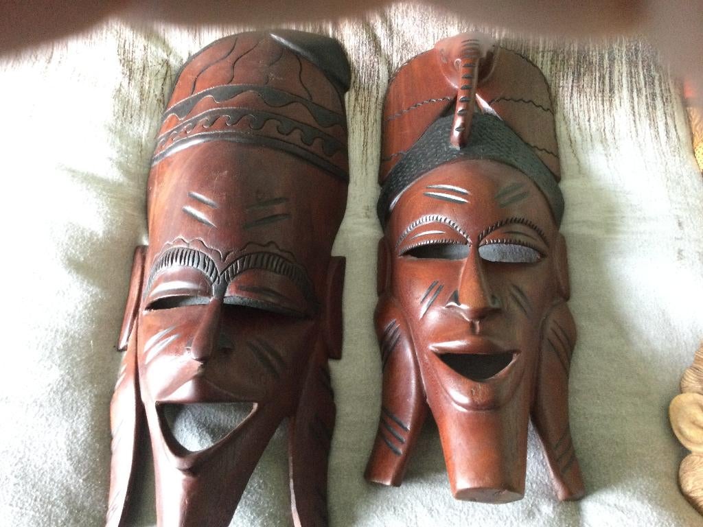 2 afrikaanse maskers, Ophalen of Verzenden