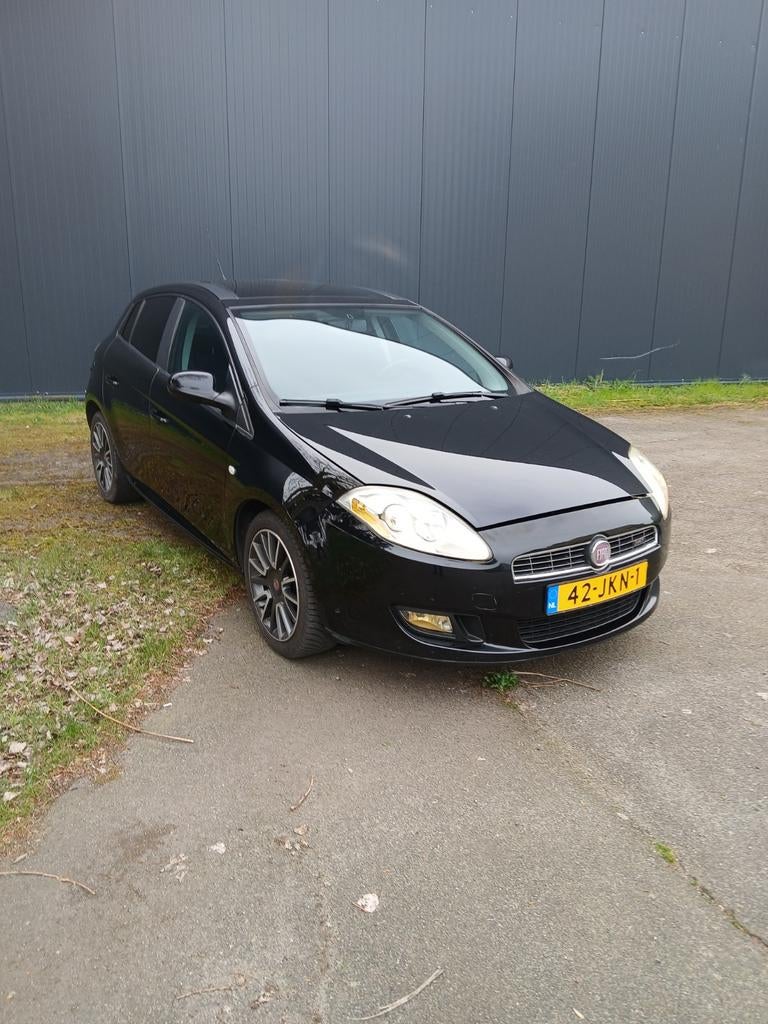 Stijlvolle Fiat Bravo 1.4 T-Jet (120pk) Automaat (2009), 15 km/l, Zwart, 4 cilinders, Alcantara