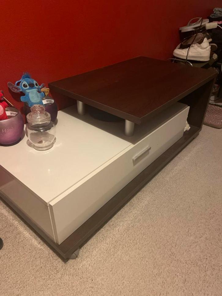 Moderne salontafel met opbergruimte, Huis en Inrichting, Tafels | Salontafels, Zo goed als nieuw, Minder dan 50 cm, 50 tot 100 cm