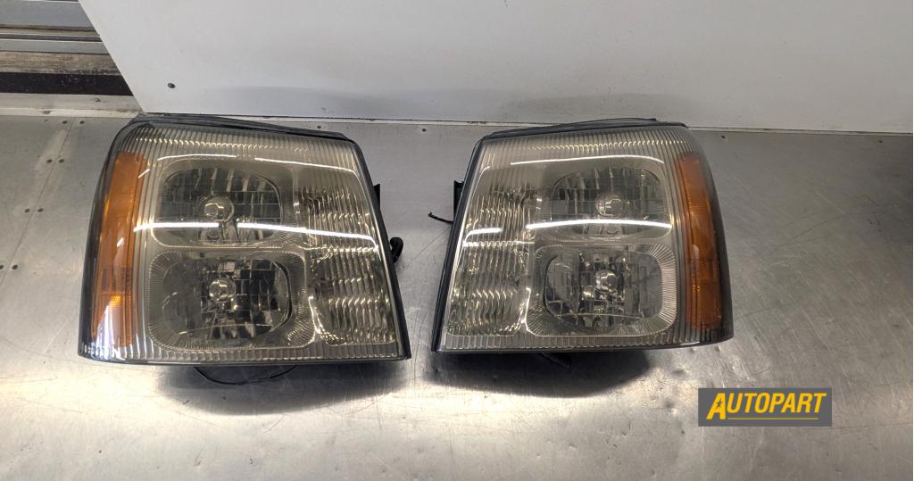Cadillac Escalade set  smoke koplampen 2003-2006, Auto-onderdelen, Verlichting, Gebruikt, Info@gm.com, Ophalen of Verzenden, P.O. BOX 33170 Detroit, MI 48232-5170
