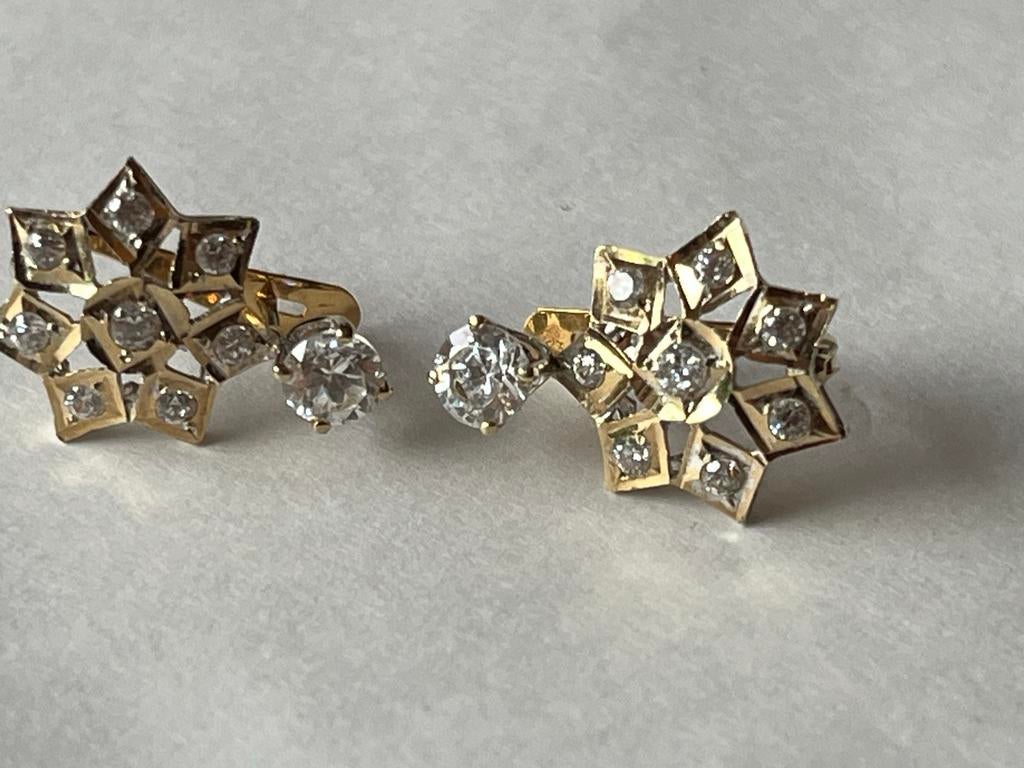 Gouden oorbellen met heldere saffier, 18 CT, Sieraden, Tassen en Uiterlijk, Oorbellen, Hangers, Verzenden, Zo goed als nieuw, Met edelsteen