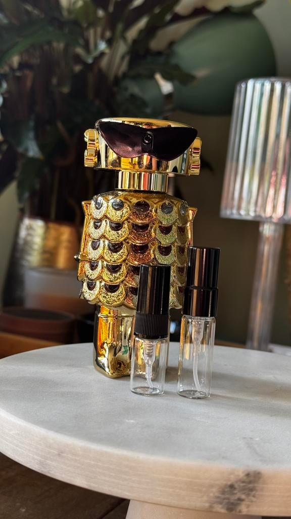 2/3ml sample Fame intense - Rabanne, Ophalen of Verzenden, Zo goed als nieuw