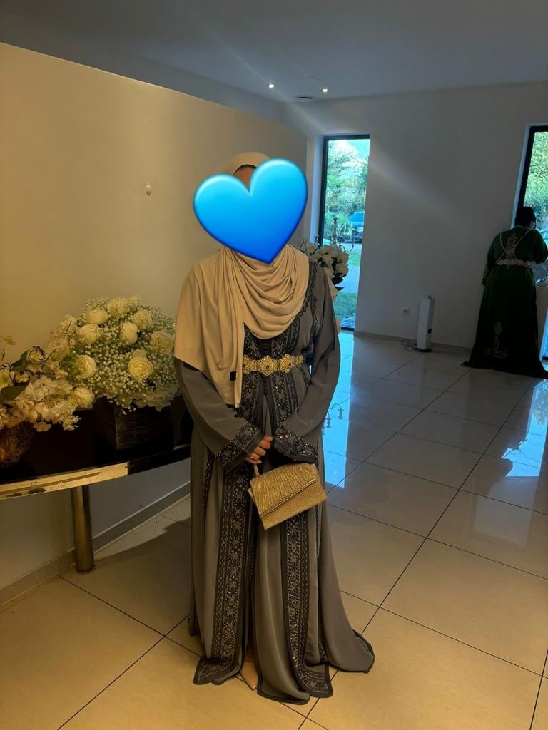 Elegante Takchita in Grijs/Blauw met Gouden Details, Maat 38/40 (M), Overige typen, Ophalen of Verzenden, Zo goed als nieuw