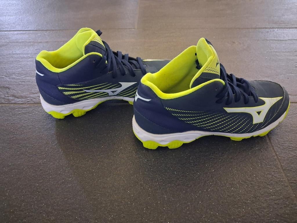 Mizuno korfbalschoenen maat 35, Sport en Fitness, Korfbal, Ophalen, Zo goed als nieuw, Schoenen
