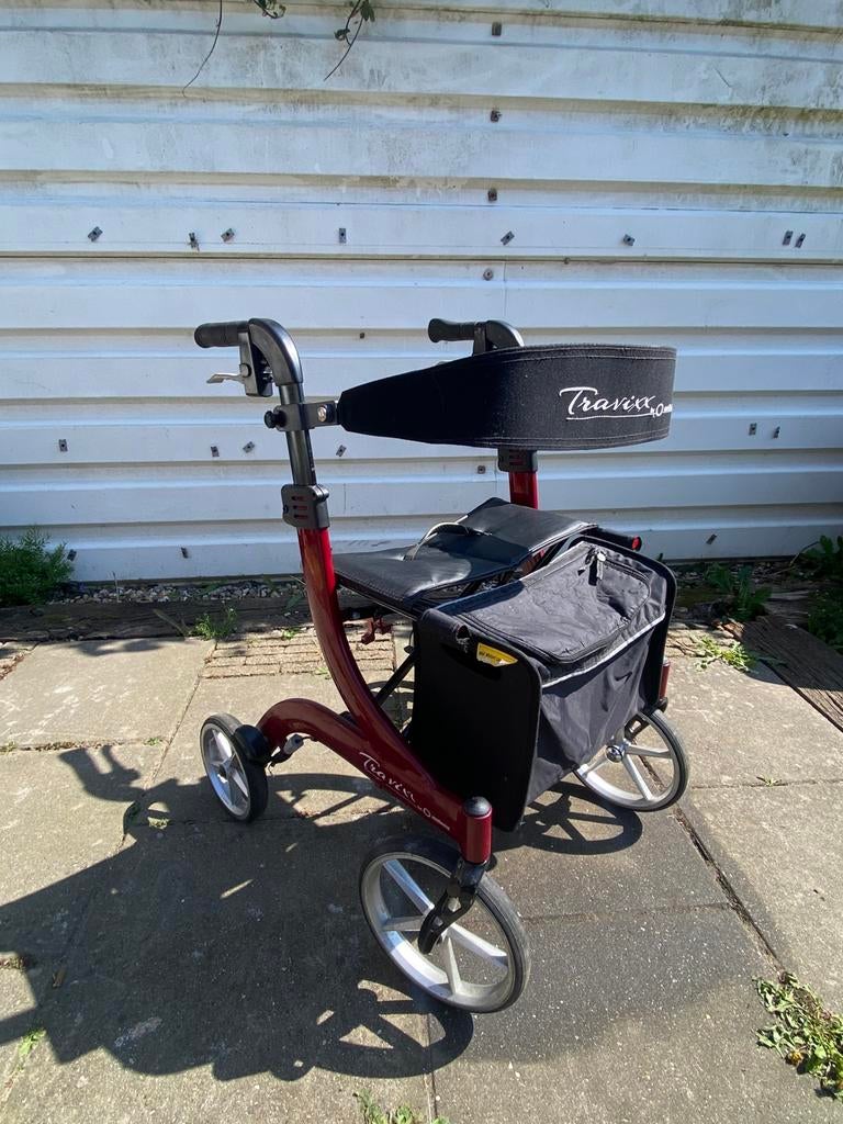 Rollator Travixx Deluxe 2022, Diversen, Rollators, Ophalen, Opvouwbaar, Zo goed als nieuw