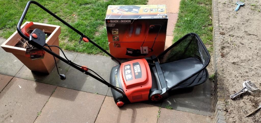Black&Decker verticuteermachine., Ophalen, Zo goed als nieuw