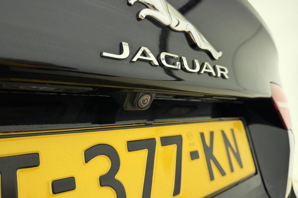 Jaguar XE 2.0 P250 SE | 1800 KG trekgewicht | Apple Carplay/, Auto's, Jaguar, Automaat, Achterwielaandrijving, 4 cilinders, LED verlichting